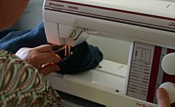 Naaien op een naaimachine